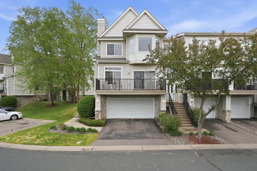 2111 Eagle Trace Lane, Saint Paul, MN 55129