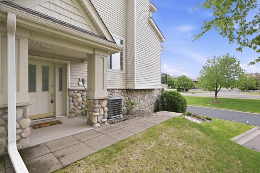 2111 Eagle Trace Lane, Saint Paul, MN 55129