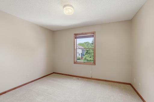 1084 Tamberwood Court, Saint Paul, MN 55125