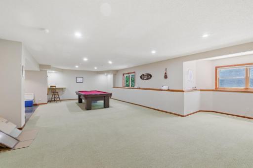 1084 Tamberwood Court, Saint Paul, MN 55125
