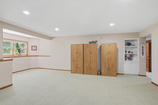 1084 Tamberwood Court, Saint Paul, MN 55125