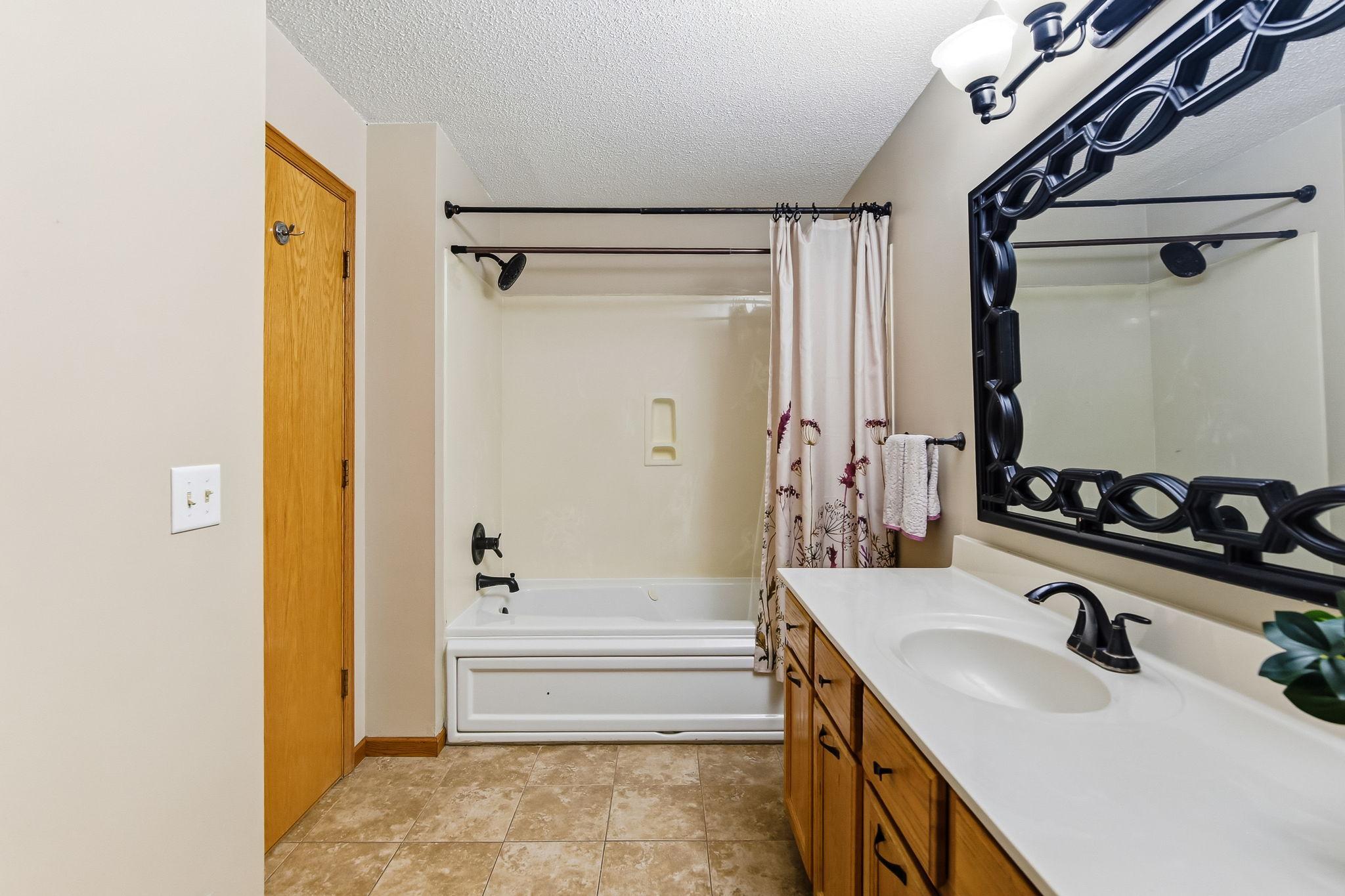22-web-or-mls-3601-Genevieve-Ave-22.jpg