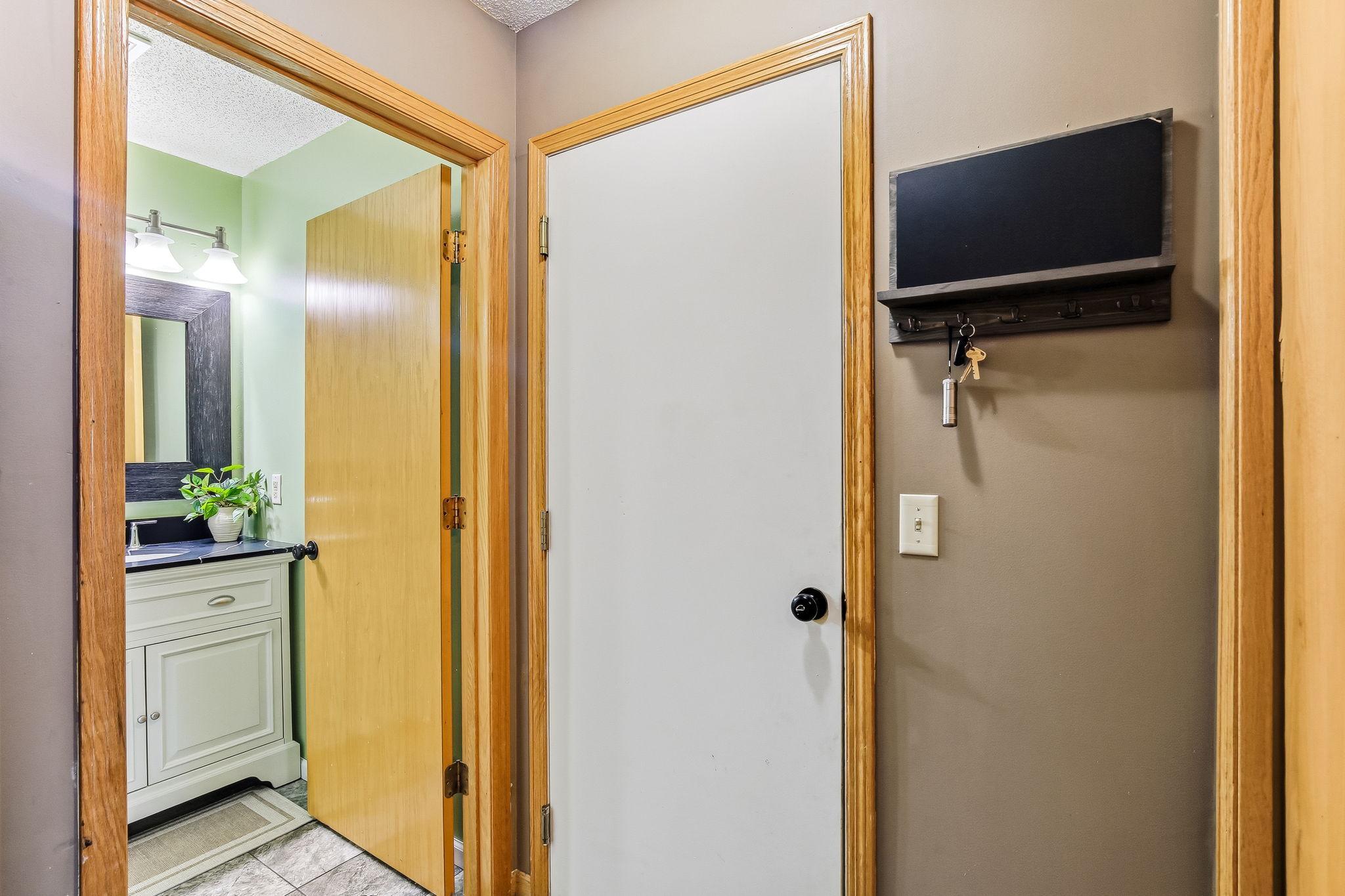 15-web-or-mls-3601-Genevieve-Ave-15.jpg