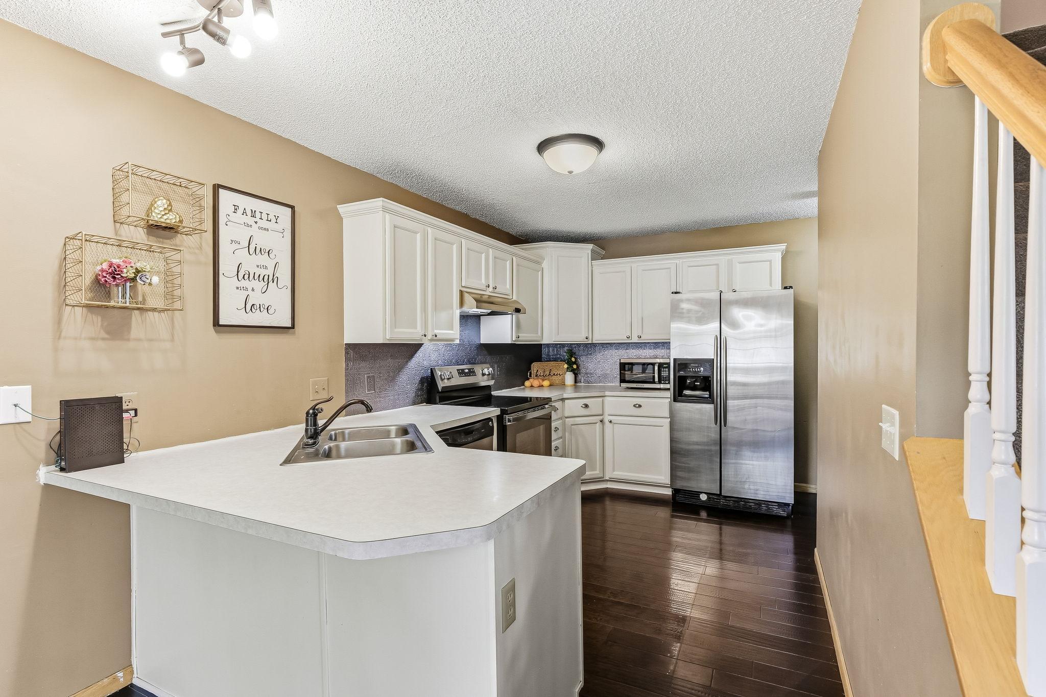 10-web-or-mls-3601-Genevieve-Ave-10.jpg