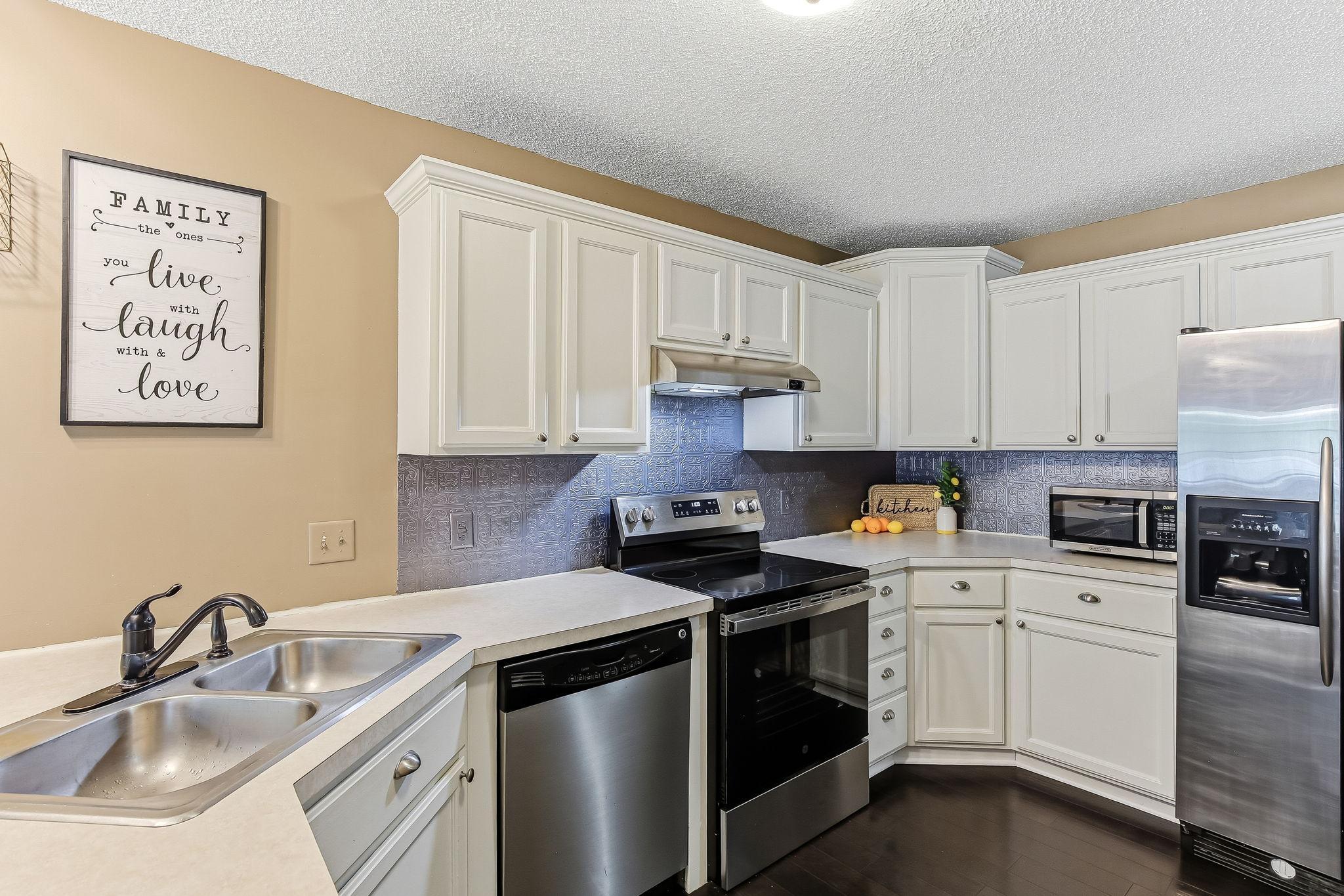 13-web-or-mls-3601-Genevieve-Ave-13.jpg