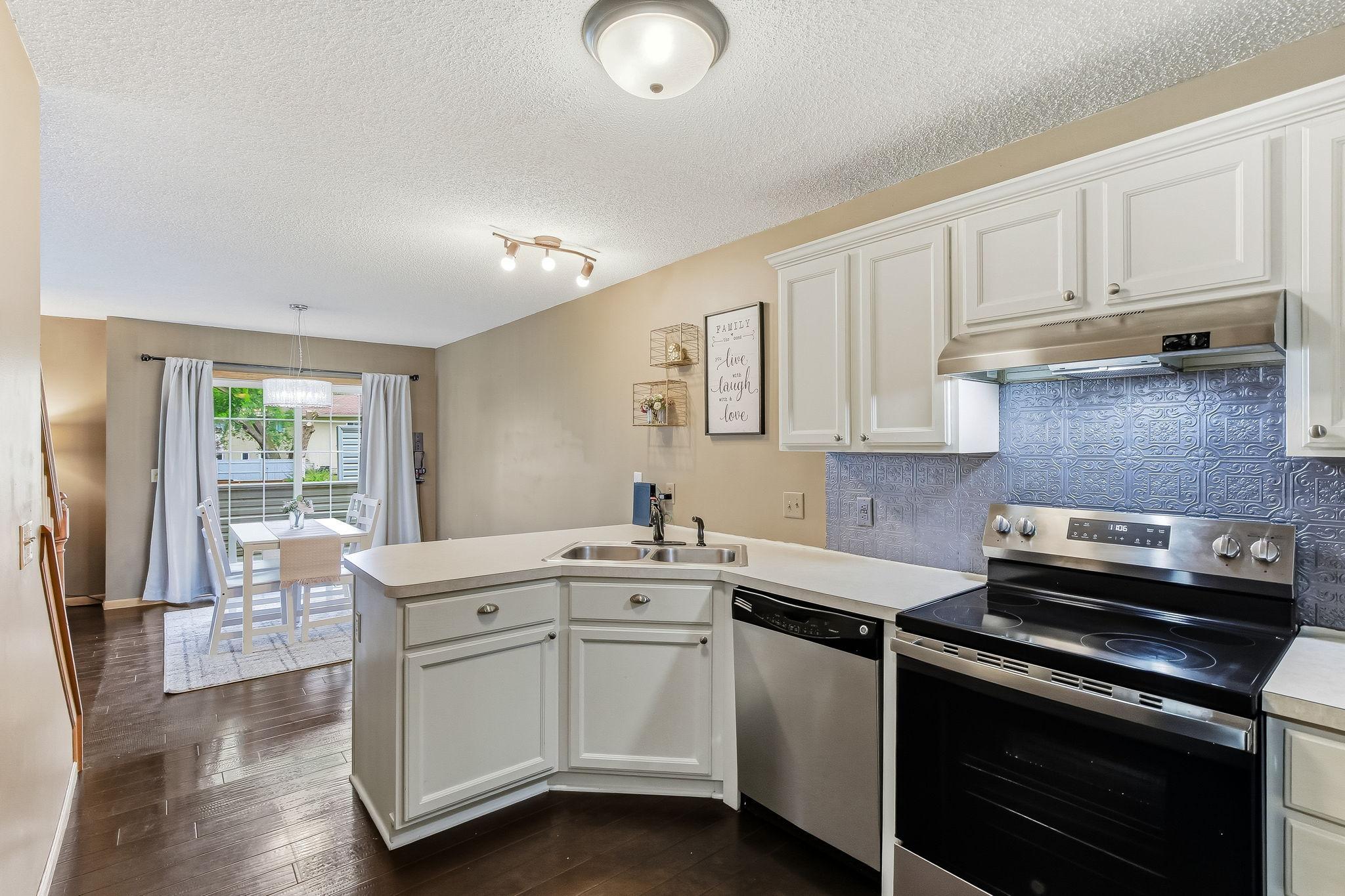14-web-or-mls-3601-Genevieve-Ave-14.jpg