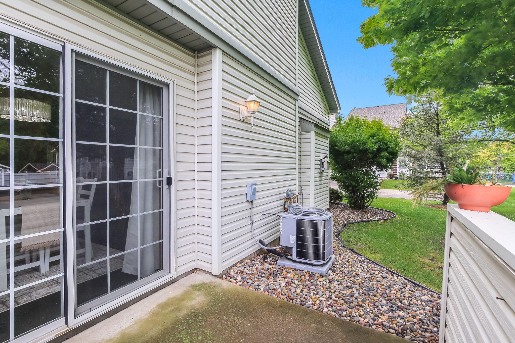 32-web-or-mls-3601-Genevieve-Ave-32.jpg