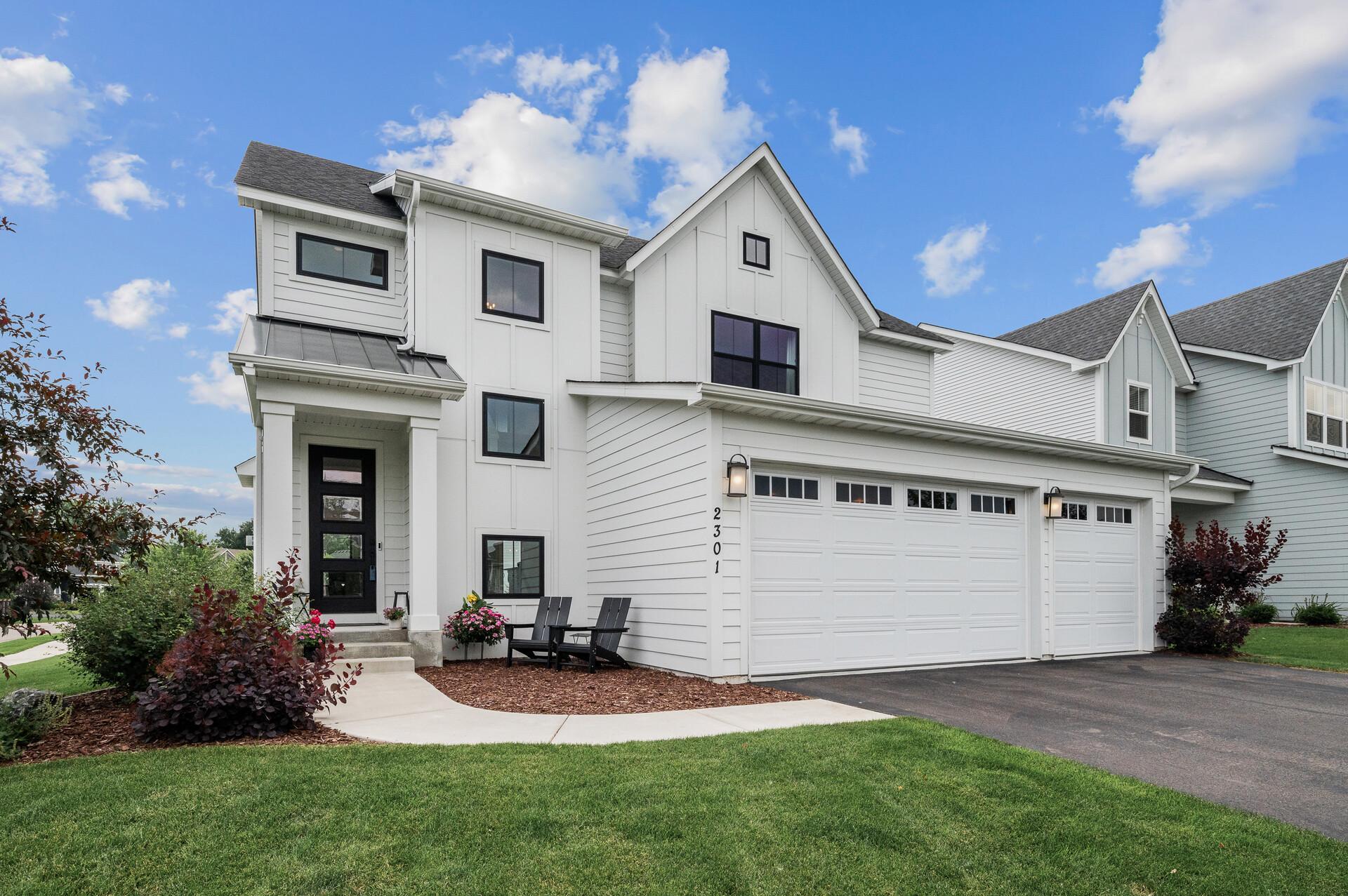 Welcome to Lakeshore Preserve! This 4 bed 4 bath 3 car Hanson Builder's home is ready for its next owner. Make sure to check out the 3D virtual tour!
