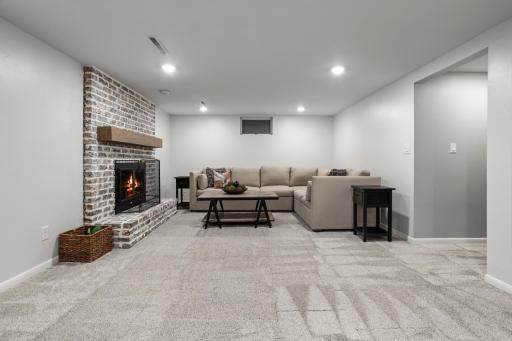 1437 E Gateway Circle S, Fargo, ND 58103