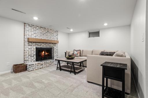 1437 E Gateway Circle S, Fargo, ND 58103