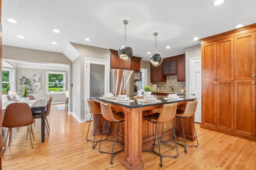 Enjoy flexible dining options that adapt effortlessly for everything from informal family meals to formal sit-down dinner parties and casual entertaining