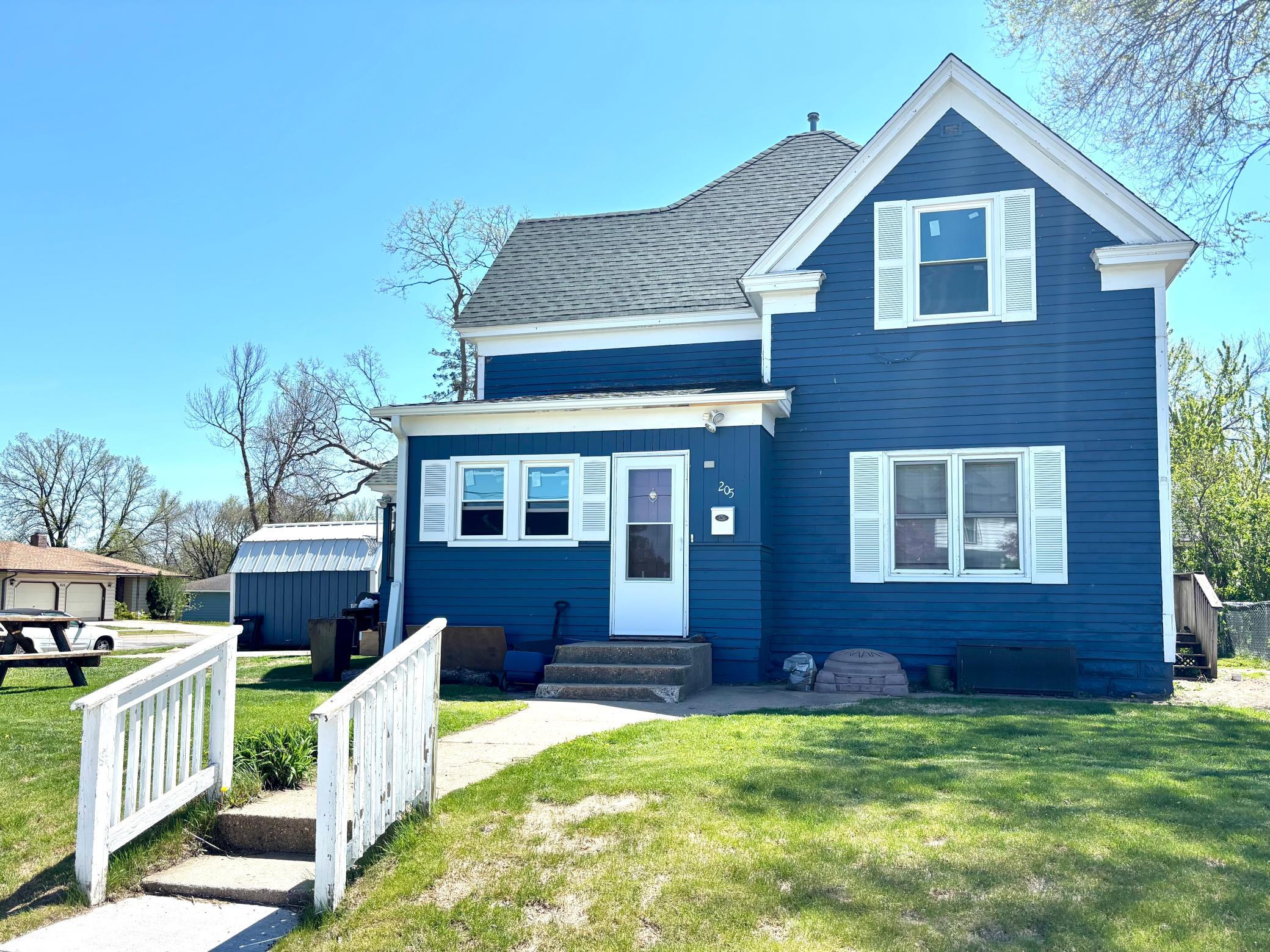 205 6th street.jpg