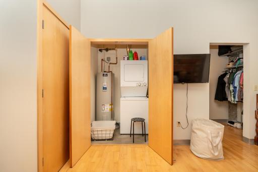 Convenient in-unit washer and dryer tucked directly within the suite â a huge everyday convenience and highly sought-after downtown feature