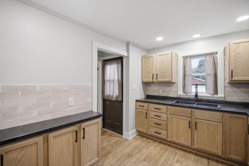 605_9th_ave_sw_052.jpg