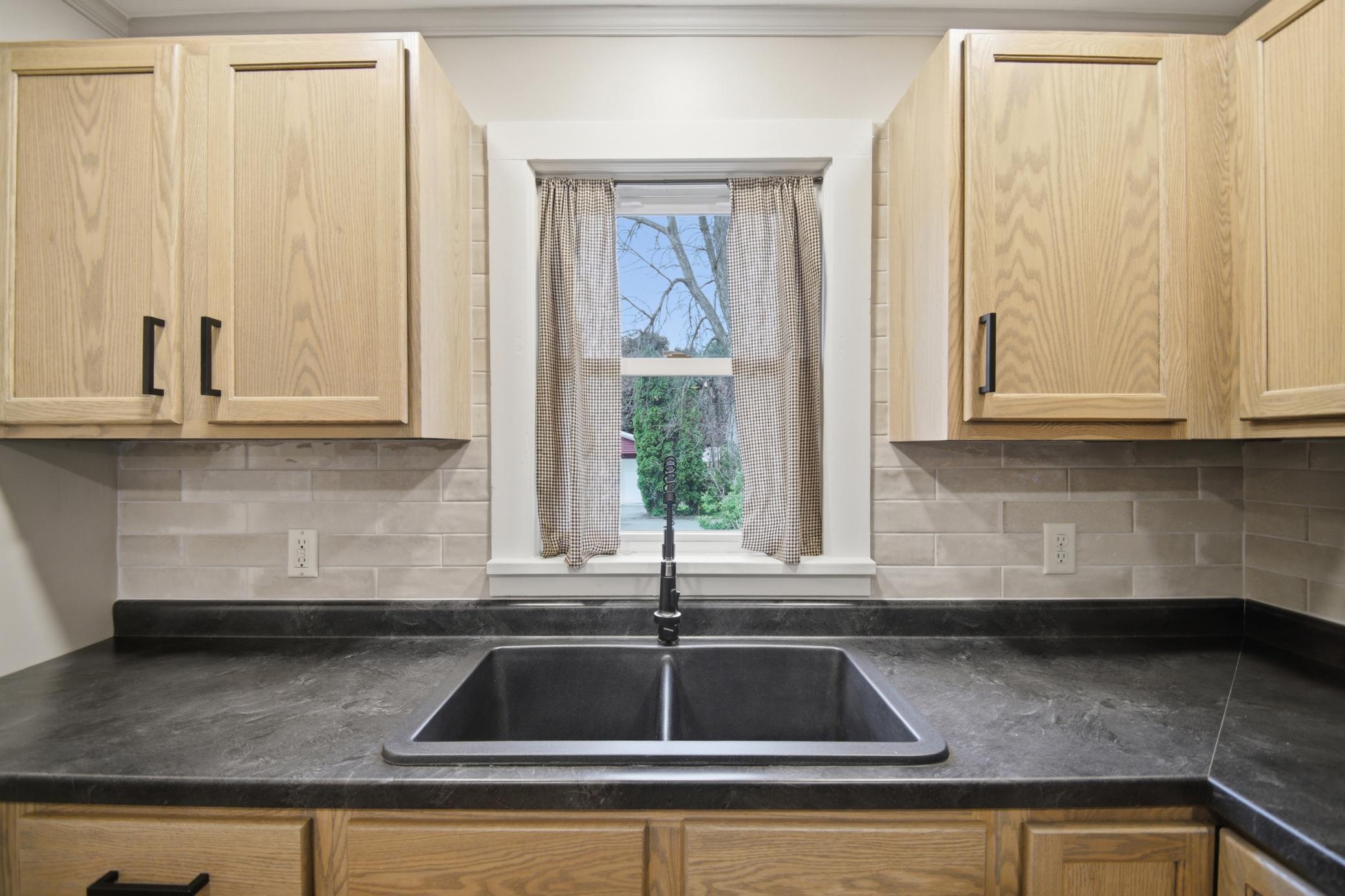 605_9th_ave_sw_062.jpg