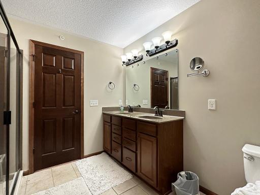 9496 Declaration Drive, Chanhassen, MN 55317