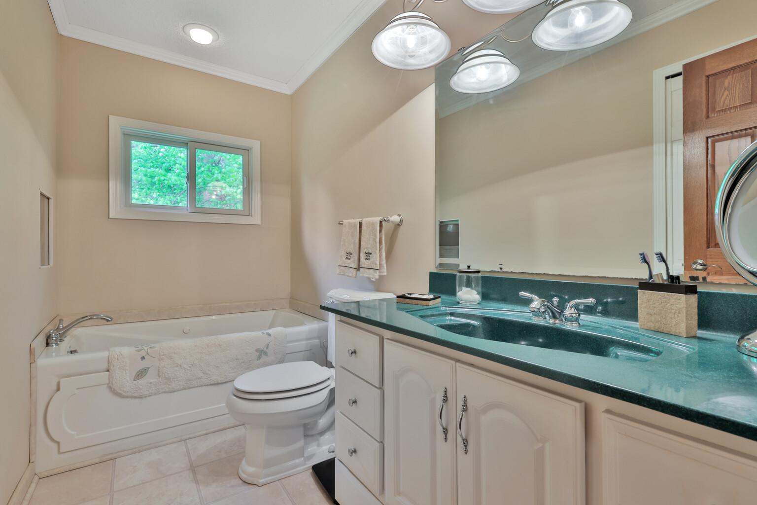 Full bath - jetted tub