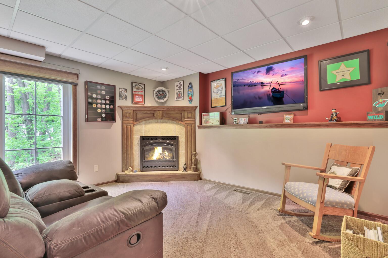 Cozy Gas Fireplace - TV can stay