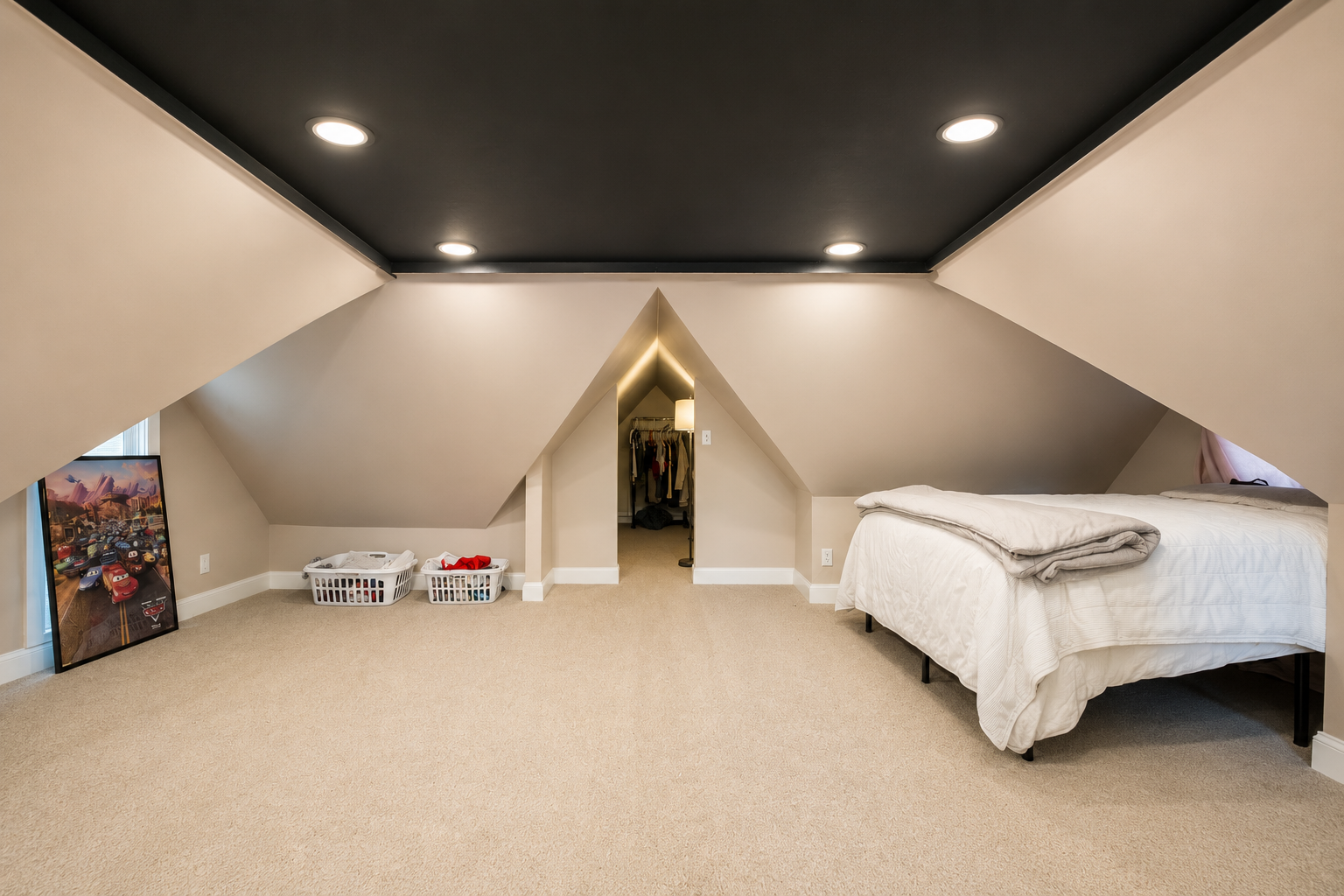 Master Bedroom/Closet