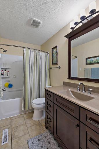 28-web-or-mls-14125 36th Ave N, Minneapolis, MN_0029.jpg