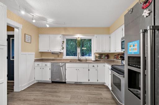 19-web-or-mls-14125 36th Ave N, Minneapolis, MN_0020.jpg
