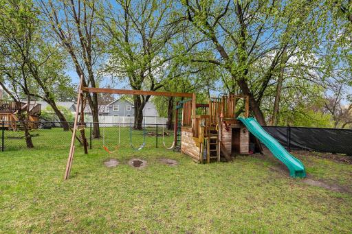 9-web-or-mls-14125 36th Ave N, Minneapolis, MN_0010.jpg