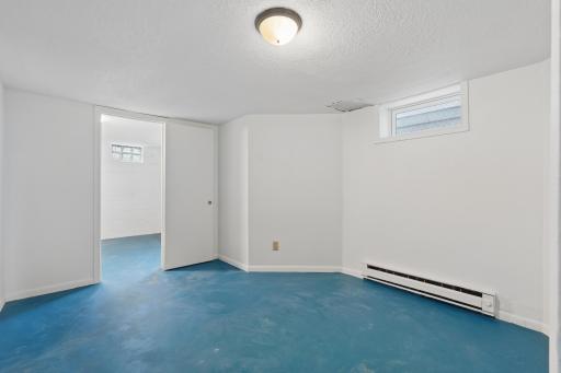 731 Thomas Avenue, Saint Paul, MN 55104