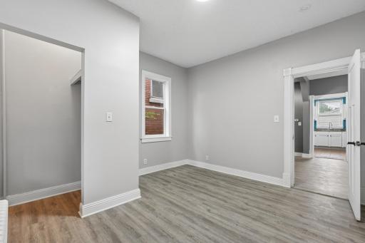 731 Thomas Avenue, Saint Paul, MN 55104