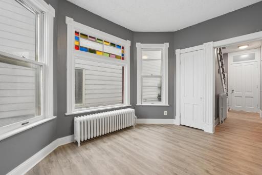 731 Thomas Avenue, Saint Paul, MN 55104