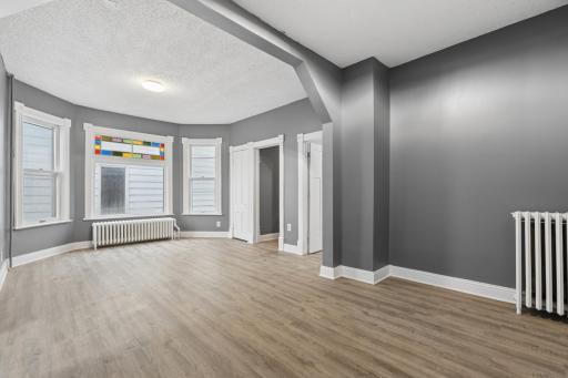 731 Thomas Avenue, Saint Paul, MN 55104