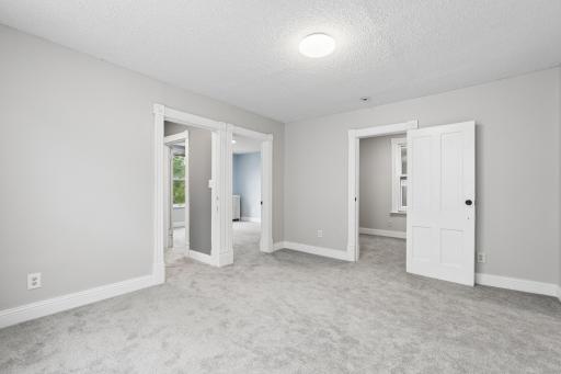 731 Thomas Avenue, Saint Paul, MN 55104