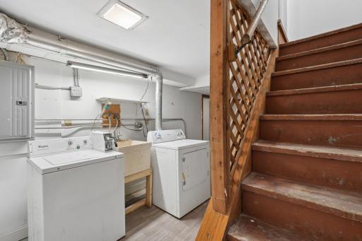 731 Thomas Avenue, Saint Paul, MN 55104