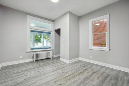 731 Thomas Avenue, Saint Paul, MN 55104