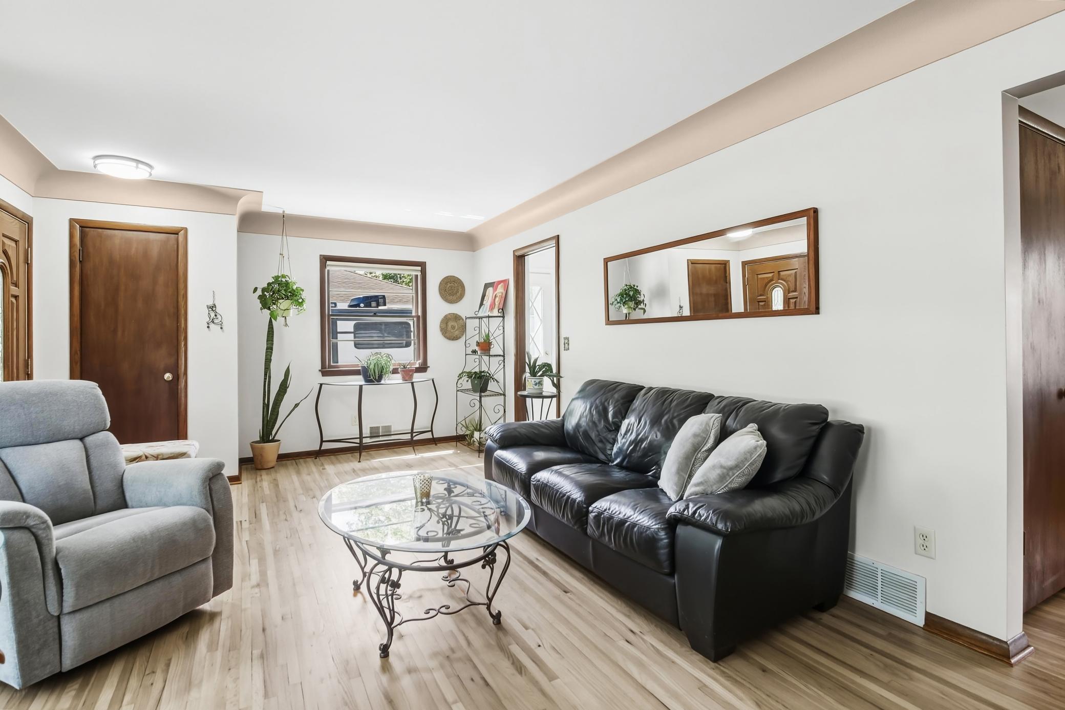 Beautiful hardwood floors, newly refinished bring this gem to a 10..jpg