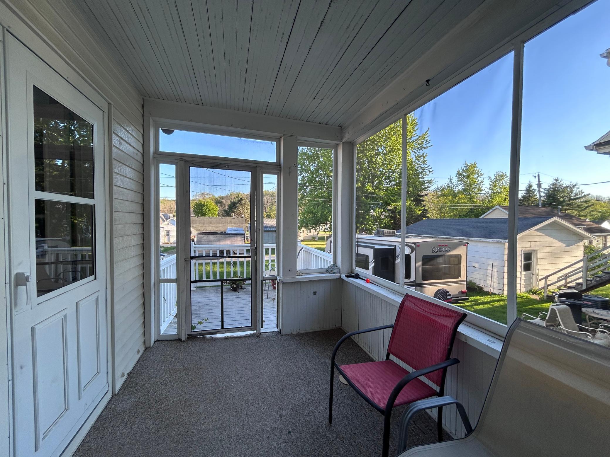 06 Porch.jpg