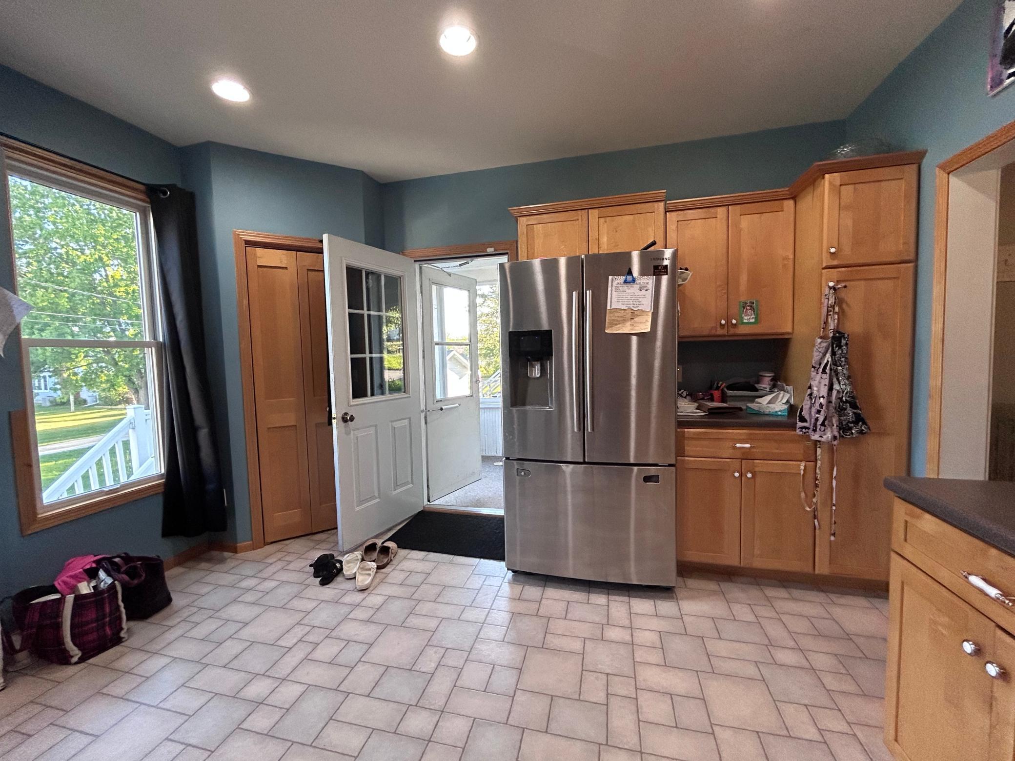 09 Kitchen.jpg