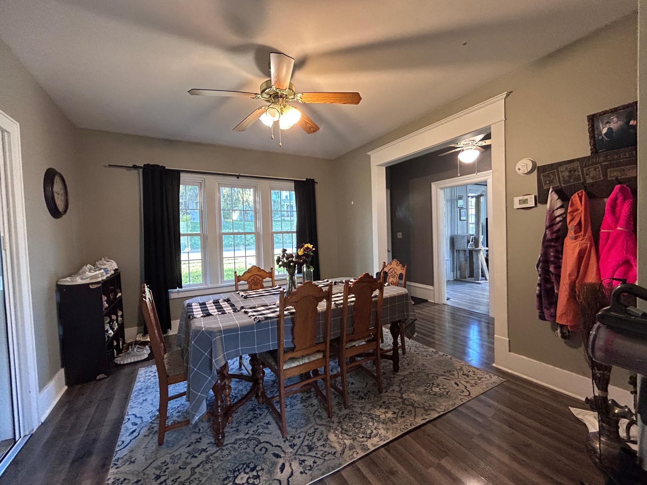 11 Dining room.jpg