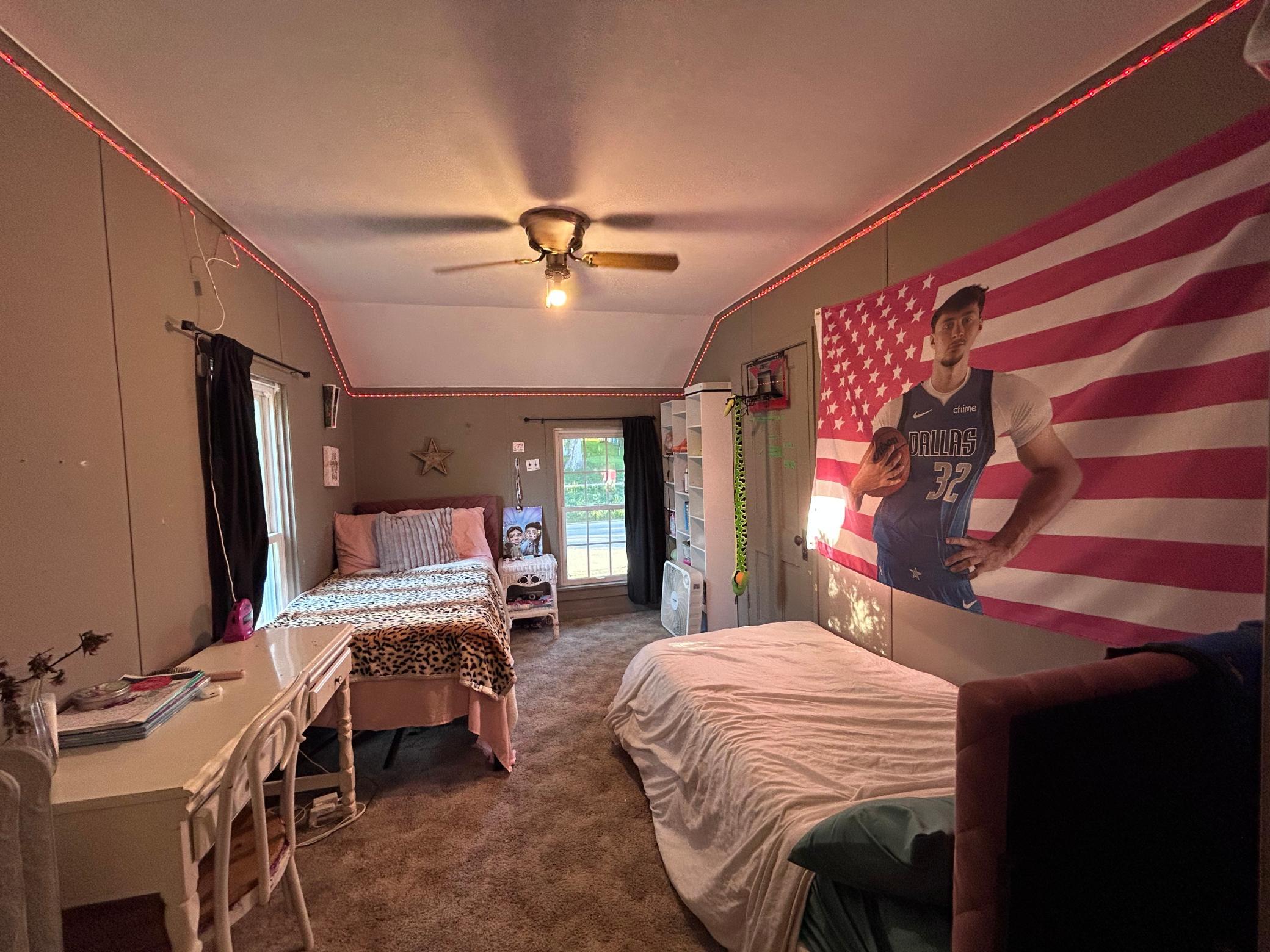 16 Bedroom.jpg