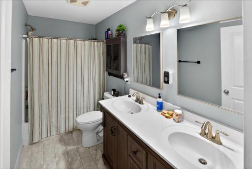 18190 72nd Place N, Maple Grove, MN 55311