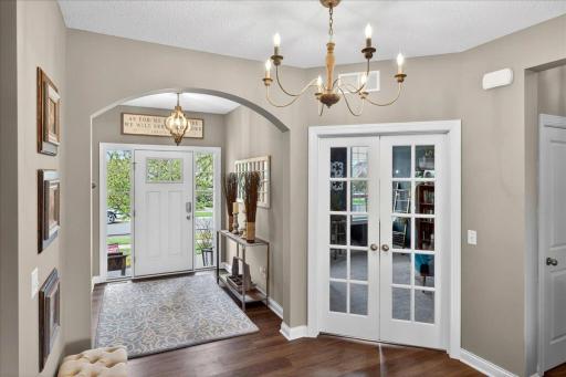 18190 72nd Place N, Maple Grove, MN 55311