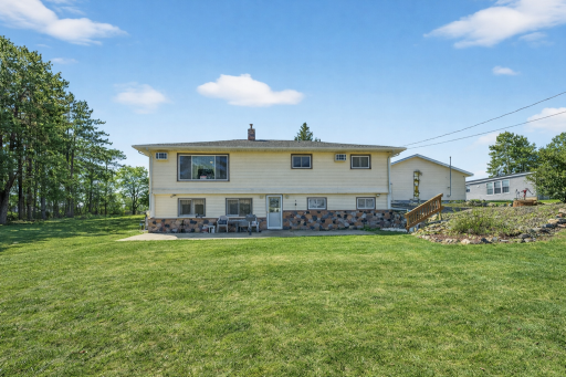 409 1st Street SE, Hinckley, MN 55037