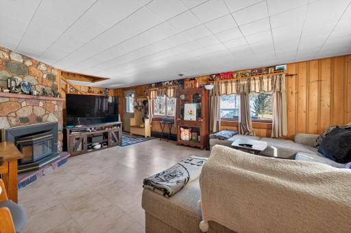 409 1st Street SE, Hinckley, MN 55037