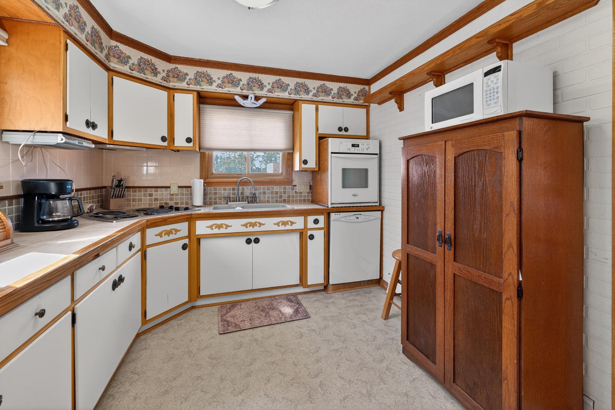 kitchen2.jpg