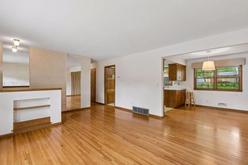 2949 Aquila Avenue N, Minneapolis, MN 55427