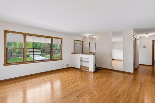 2949 Aquila Avenue N, Minneapolis, MN 55427
