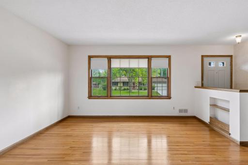 2949 Aquila Avenue N, Minneapolis, MN 55427