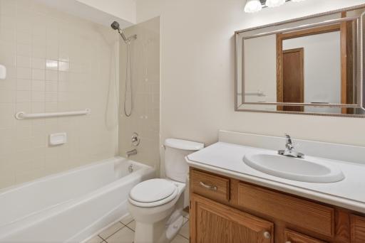 14748 Oak Run Lane, Burnsville, MN 55306