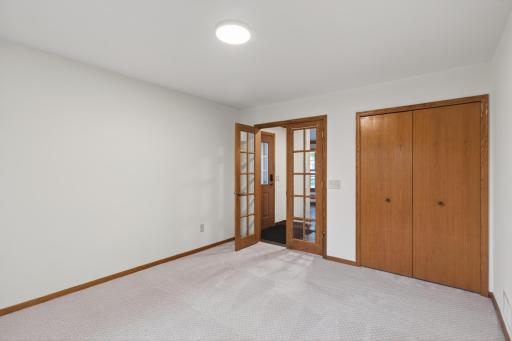 14748 Oak Run Lane, Burnsville, MN 55306