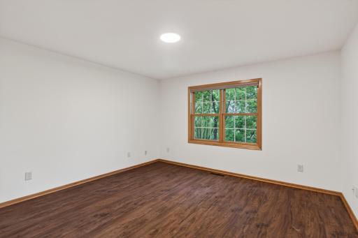 14748 Oak Run Lane, Burnsville, MN 55306