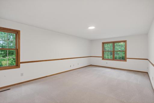 14748 Oak Run Lane, Burnsville, MN 55306